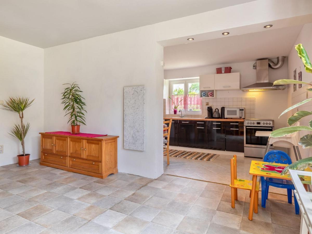 Snug Holiday Home In Divitz Spoldershagen Near Skydiving المظهر الخارجي الصورة