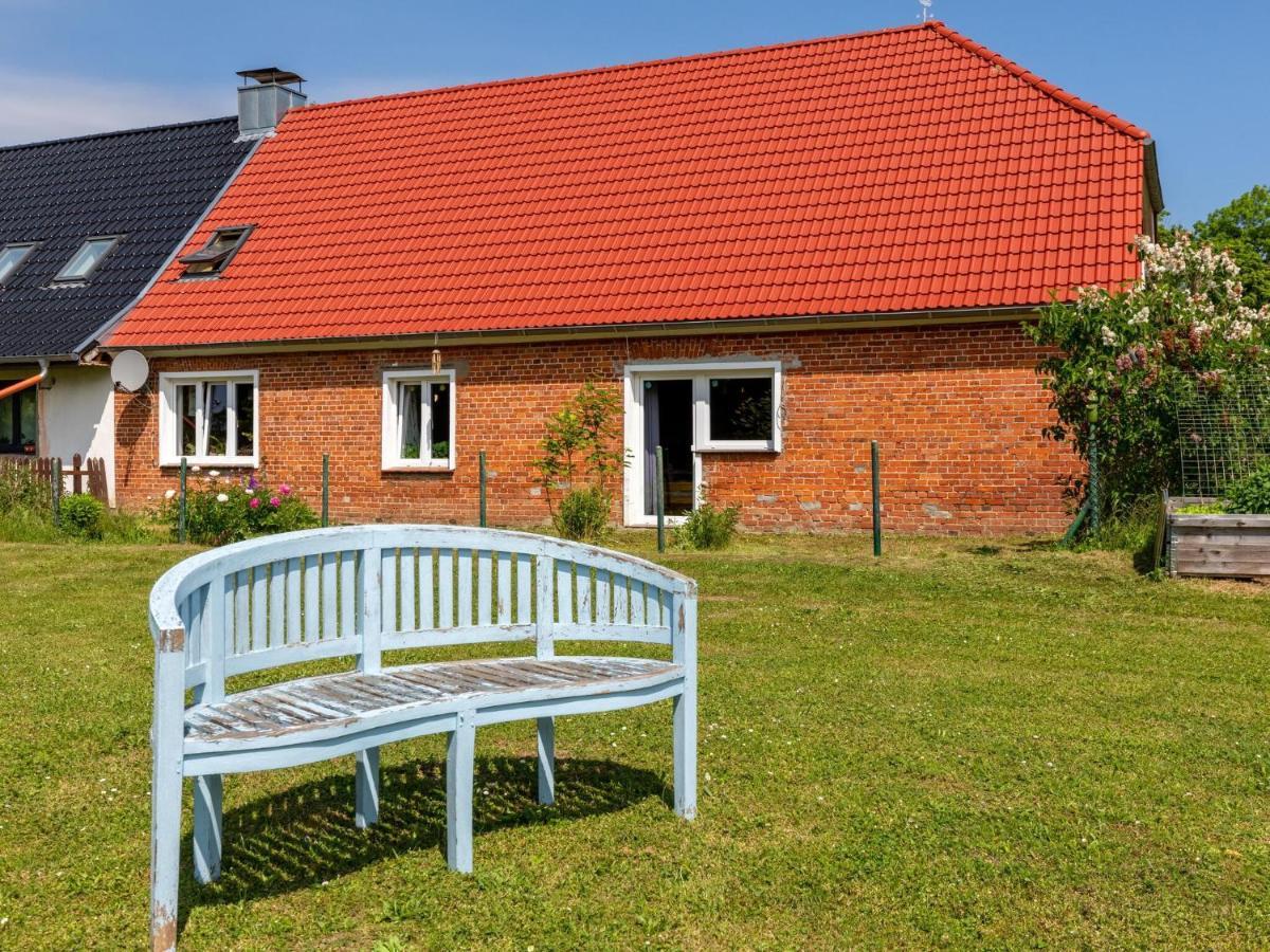 Snug Holiday Home In Divitz Spoldershagen Near Skydiving المظهر الخارجي الصورة